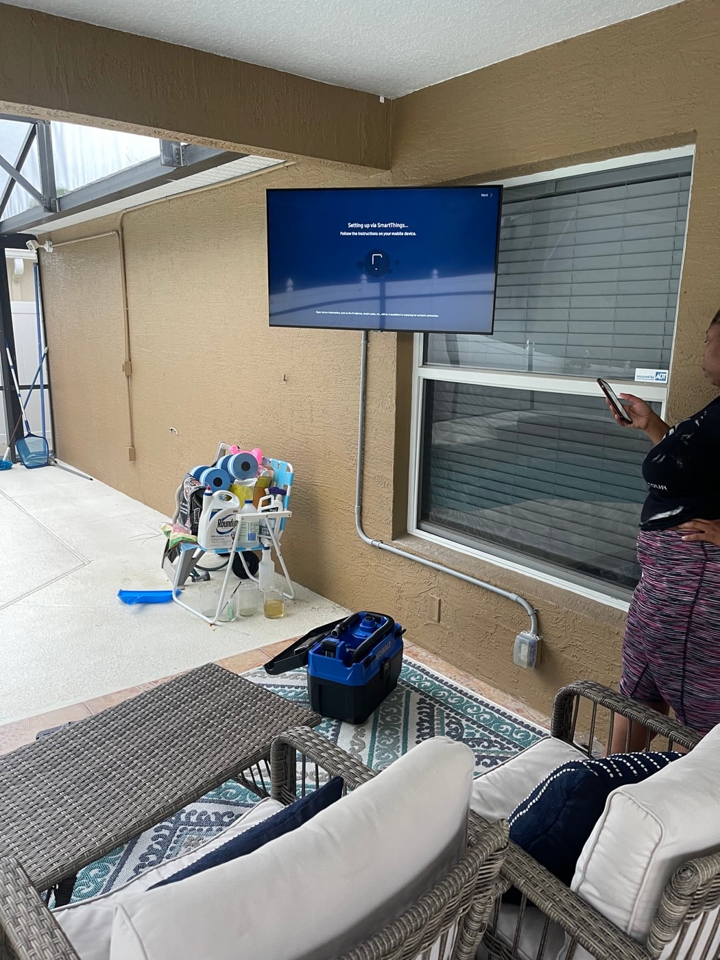 Outdoor patio TV mounting